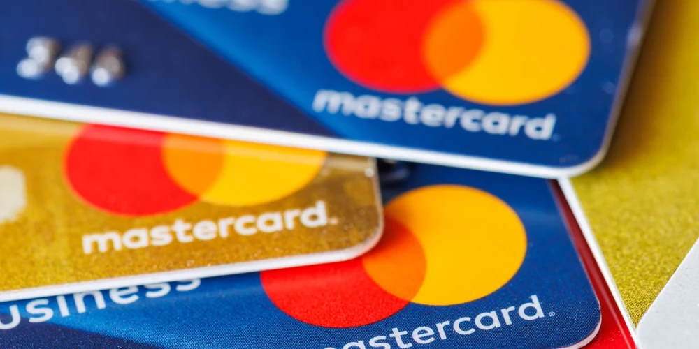 Kubā tiks pārtraukti maksājumi ar "Visa" un "Mastercard" kartēm.