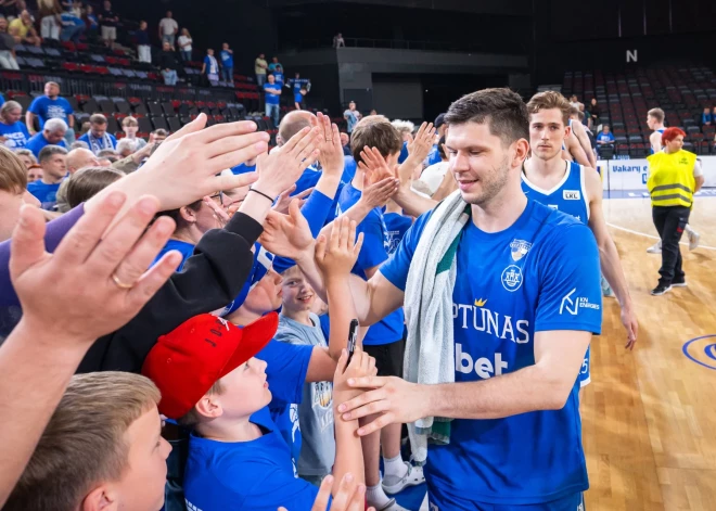 Riharda Lomaža rezultativitāte neglābj "Neptūnas", Rodions Kurucs palīdz "Baskonia" ar uzvaru sākt Spānijas ACB "play off"