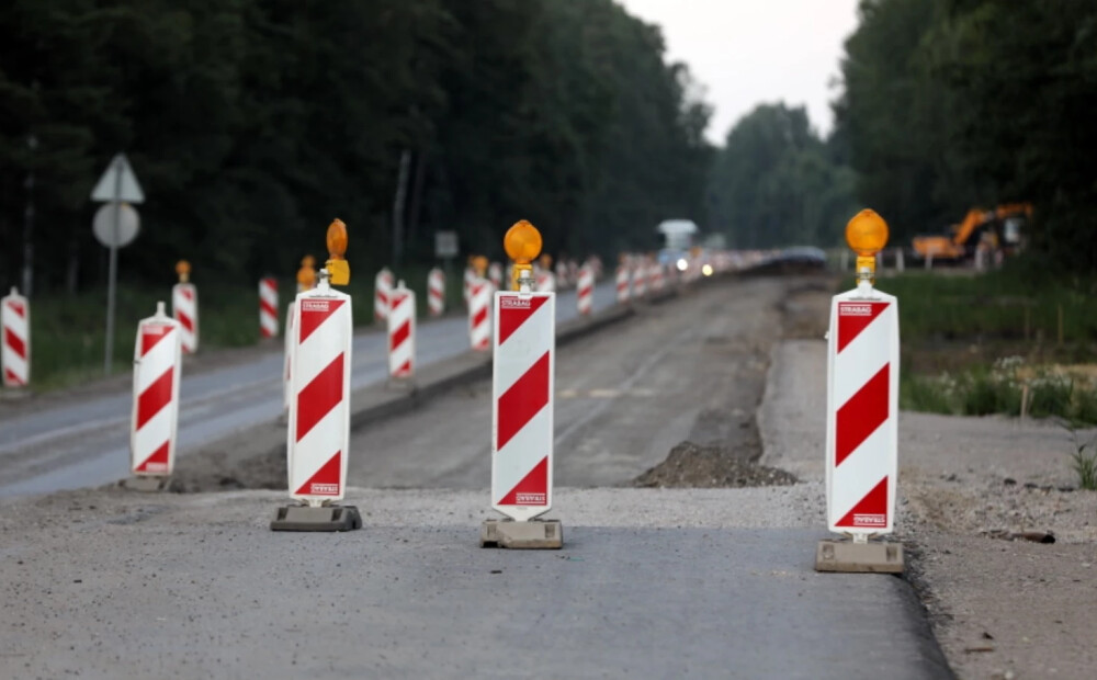Vairākos valsts vietējo autoceļu posmos atjauno segumu