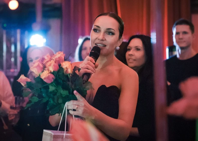 Kristīne Stakena atklāj, kā satikusi vīru: “Kaut ko ieskumu tinderī”