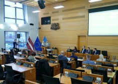 Рижская дума планирует ограничить съемку заседаний: депутатам есть что скрывать?