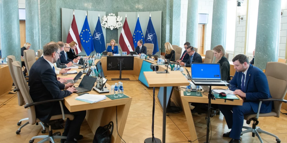 Algu atšķirība starp tiem pašiem amatiem ministrijās ir pat trīskārša.