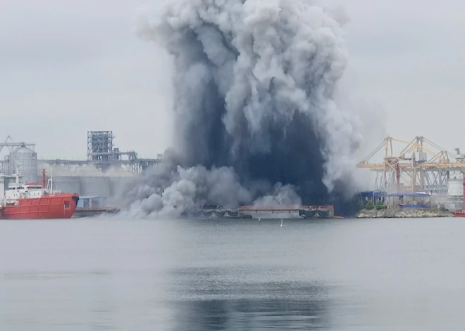 ВИДЕО: в румынском порту Констанца взорвался украинский морской дрон