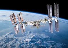 Astronautiem Starptautiskajā kosmosa stacijā pavēlēts meklēt patvērumu