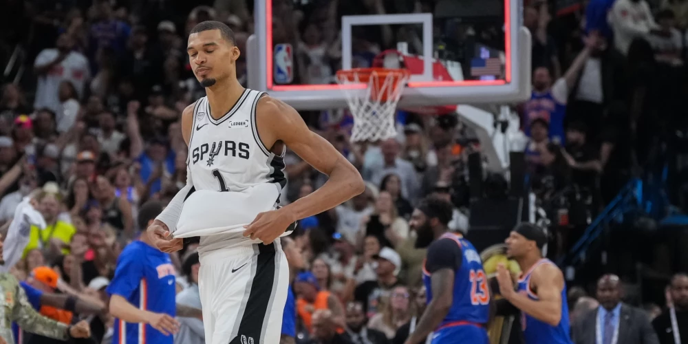 Vembanjamas kļūda mača izskaņā liedza "Spurs" basktebolistiem panākt izlīdzinājumu sērijā pret "Knicks".
