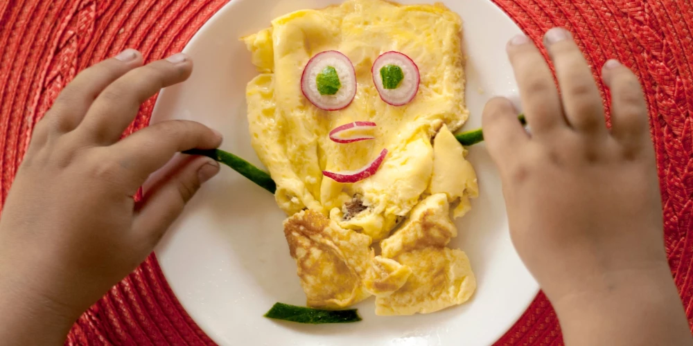 Gaisīga cepeškrāsnī gatavota omlete.