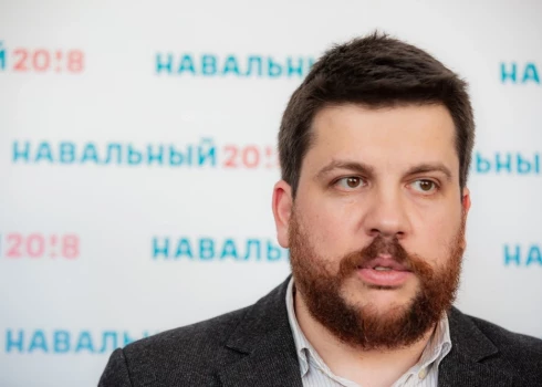 Чтобы получить ВНЖ, оппозиционеру, среди прочего, пришлось сдать экзамены по государственному языку и основам Конституции.