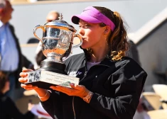 Mirra Andrejeva Parīzē izcīna savu pirmo "Grand Slam" titulu