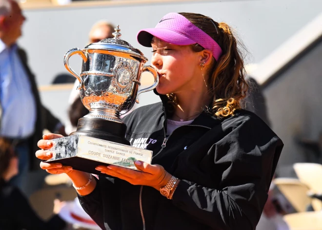 Mirra Andrejeva Parīzē izcīna savu pirmo "Grand Slam" titulu