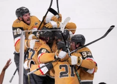 “Golden Knights” otrajā pagarinājumā uzvar “Hurricanes” un pārņem vadību Stenlija kausa finālsērijā