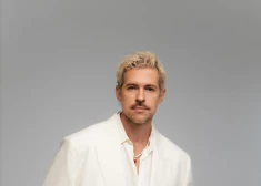 Markus Riva ieskandina vasaru ar mini albumu