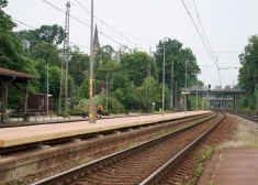 Rīgā gājis bojā zem vilciena pakļuvis vīrietis