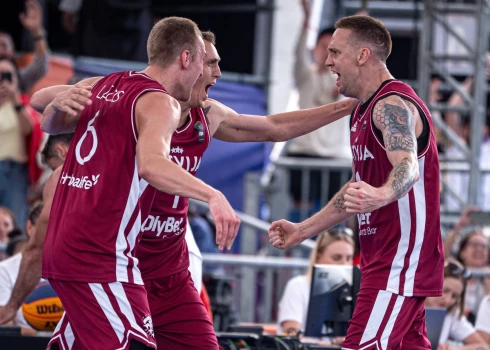 Latvijas 3x3 basketbolisti pirmo reizi kļūst par pasaules čempioniem.