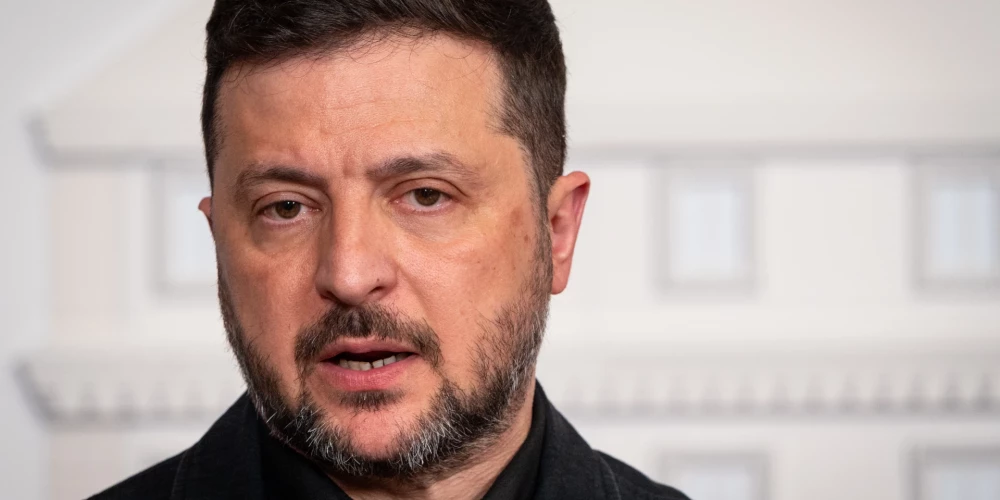 Zelenskis brīdinājis Abramoviču, ka Ukraina nav gatava atdot Donbasu Krievijai.