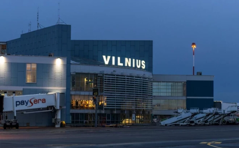 Kontrabandas balonu dēļ paralizēts  Viļņas lidostas darbs