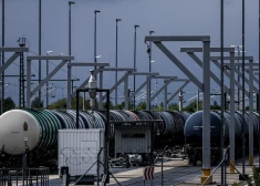 Izraēlai un Irānai apmainoties triecieniem, pasaules biržās strauji pieaug naftas cenas