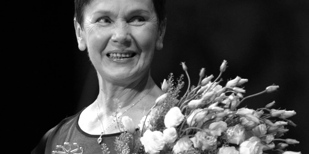 Лариса Туисова на вручении премии Latvijas gāze в номинации «За легендарную жизнь в искусстве» (2010 год).