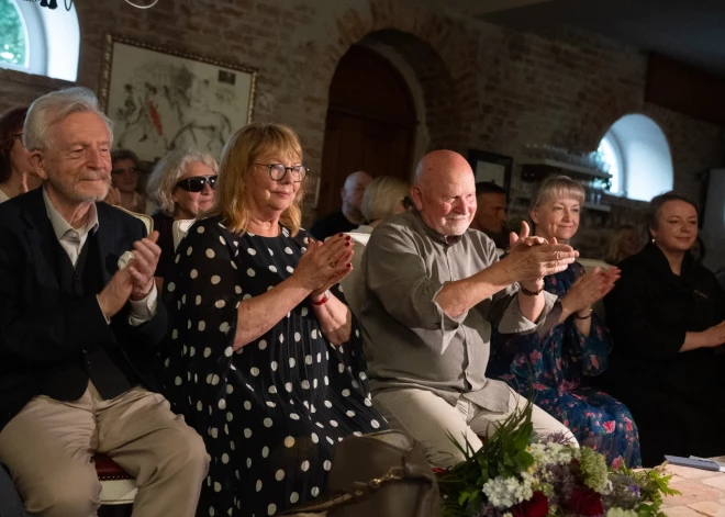 Ar krāšņu koncertu Mazajā Mežotnes pilī nosvinēta komponista Pētera Vaska jubileja