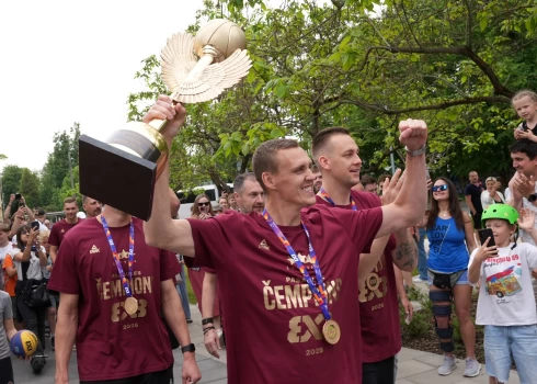 Nauris Miezis kopā ar Kārli Lasmani iegājuši 3x3 basketbola vēsturē.