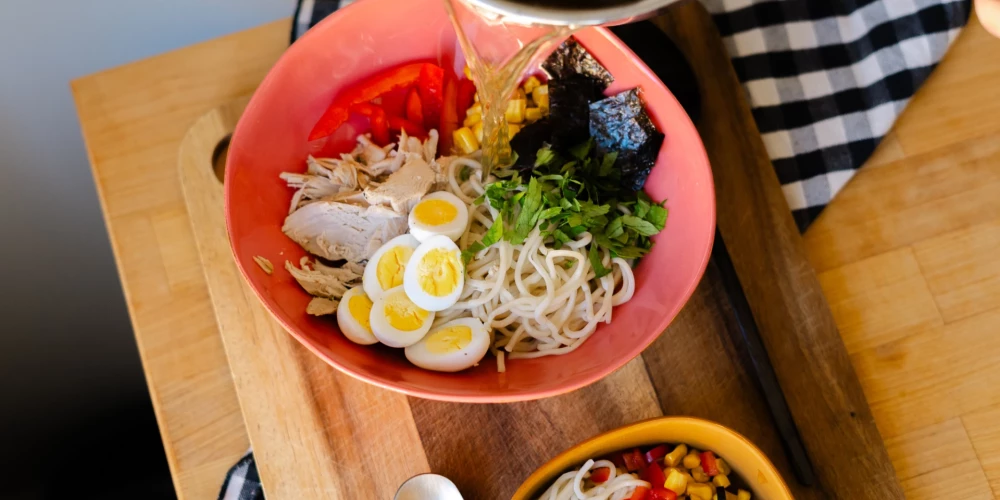 Veselīgā "ramen" līdziniece. 