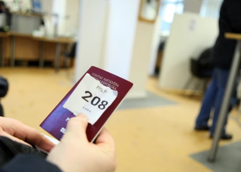 Personu apliecinoša dokumenta - pases maiņa Pilsonības un migrācijas lietu pārvaldes Rīgas 2.nodaļā.