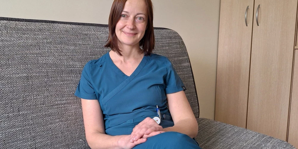 Vecmāte Alina Lomaņņikova atzīst, ka šis darbs nepārtraukti rosina profesionāli pilnveidoties. 