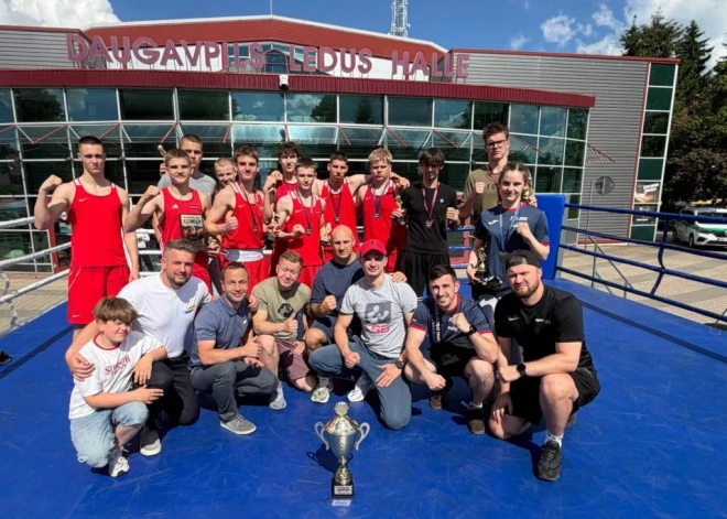 Liepājas Kompleksās sporta skolas bokseri palīdz Latvijas U19 izlasei uzvarēt Lietuvu