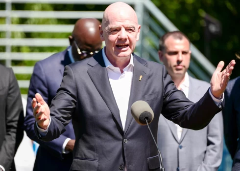 Džanni Infantino nāksies stāties tiesas priekšā. 