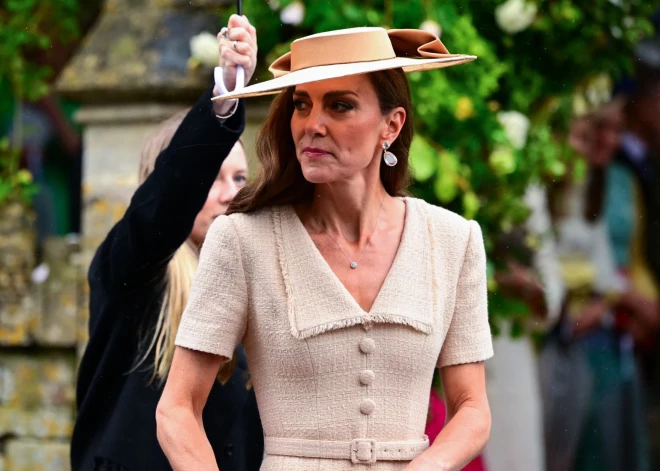 Neērts brīdis karaliskajās kāzās? Princese Ketrīna sastop savu bijušo draugu