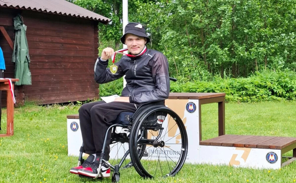 Toms Jankovskis triumfē para loka šaušanas sacensī