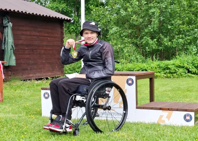 Toms Jankovskis triumfē para loka šaušanas sacensībās Igaunijā