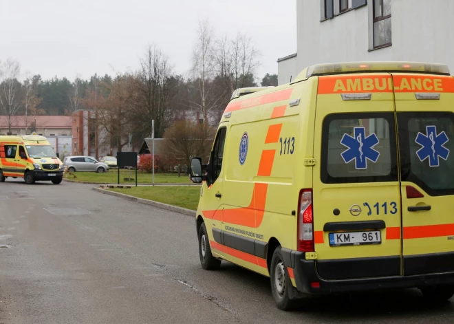 Пациентов привозят быстрее, чем их успевают обследовать: в больнице Страдиня снова кризис