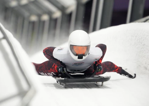 Latvijas skeletoniste Marta Andžāne IBSF Pasaules kausa izcīņā skeletonā sievietēm Siguldas bobsleja un kamaniņu trasē 2025. gada decembrī.