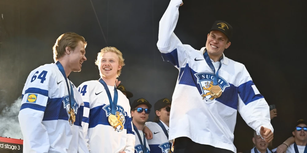Jesse Puljujarvi (pa labi) par pasaules čempionu hokejā kļuva pirmo reizi karjerā. 