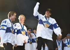 Iemainīs pret saldējumu. Somijas izlases hokejists meklē karaokes bārā pazudušo pasaules čempionāta zelta medaļu