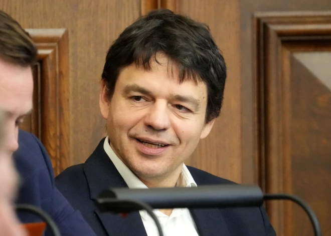 "Латвийцы уезжают, а бизнес нанимает узбеков за минималку": Шноре раскритиковал работодателей