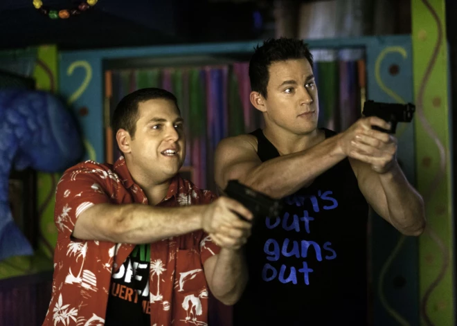 Pēc vairāk nekā desmit gadiem Džona Hills un Čenings Teitums atkal iejutīsies slepeno policistu lomās — top “Jump Street” turpinājums