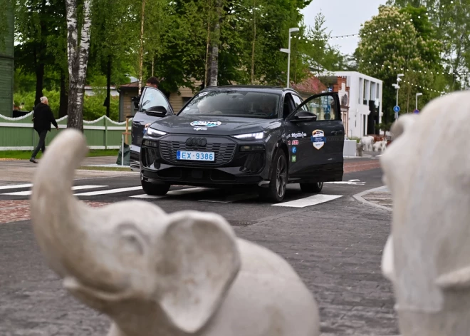 Rīt startē ikgadējais “Ignitis ON” elektroauto rallijs, kas šogad ved no Kauņas caur Cēsīm uz Tartu