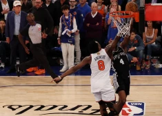 "Stulbākā basketbola komanda vēsturē!" Čārlzs Bārklijs skarbi kritizē "Spurs" par izlaisto pārsvaru NBA finālsērijā
