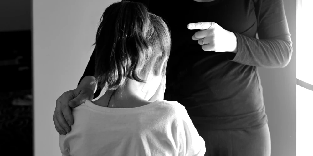 Sieviete norāda, ka mamma bērnībā pret viņu bija vardarbīga un šīs atmiņas viņa nespēj izdzēst no prāta.