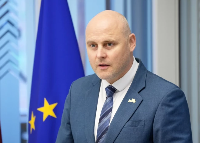 Kulberga valdība plānus kals aiz slēgtām durvīm — tikmēr sabiedrību mulsina premjera darba laika uzskaite
