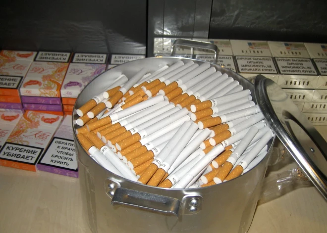 Nelegālo cigarešu pārdošanas radītie zaudējumi valsts budžetā pērn veidoja 74 miljonus eiro