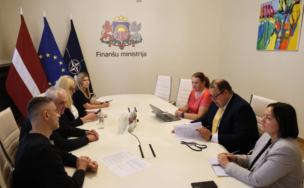 355 Latvijas vidusskolu absolventi šogad saņems Simtgades st