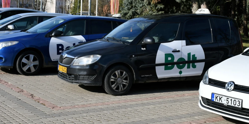 Protesta akcija Daugavpilī, kuru rīko Latvijā licencētie taksometru vadītāji pret "Bolt" īstenoto politiku, jo valdība nav izpildījusi nozares izvirzīto ultimātu un nav veikusi reālus soļus platformas monopola ierobežošanai.