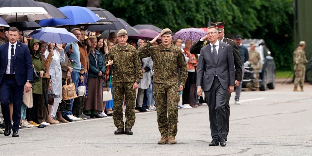 На Адажской базе прошла выпускная церемония для военнослужащих Службы государственной обороны, которые начали службу в июле прошлого года.