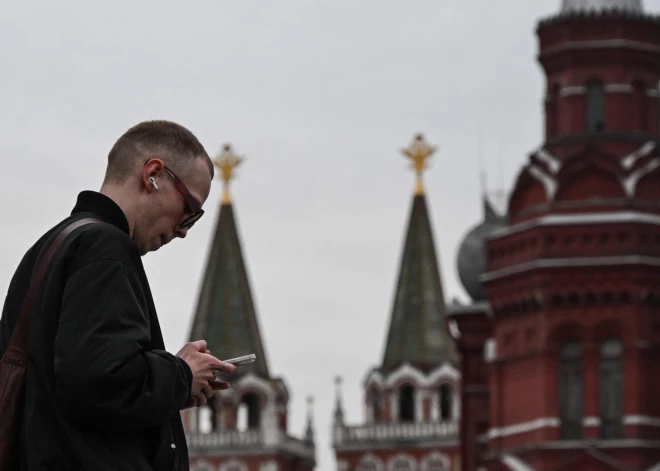 Kā Krievijas telekomunikāciju operatori piespiedu kārtā "pārtapa par FSB aģentiem"