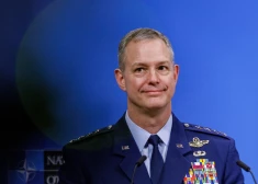 NATO komandieris mierina Baltijas valstis: Krievijas uzbrukums izgāztos!