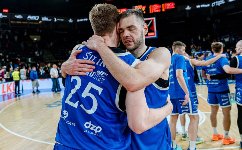 Latvieši izglābj "Neptūnas": Šiliņš un Lomažs pēdē