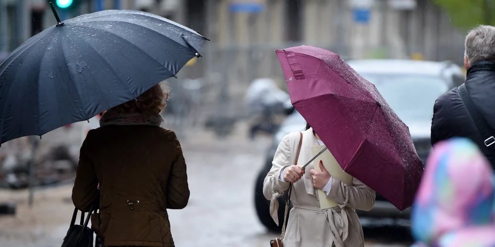 Diennakts vidējā gaisa temperatūra pazeminājās līdz +14,2 grādiem.