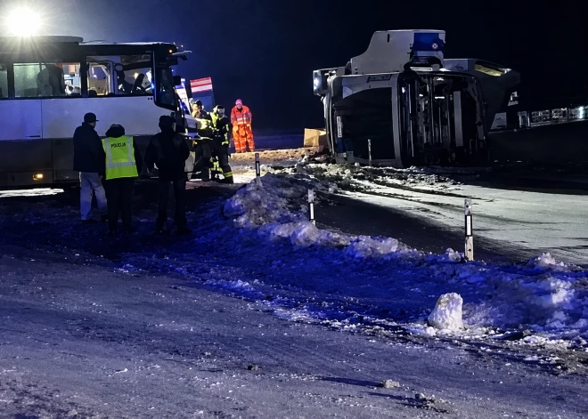 Avārijas dēļ amputētas kājas - tiesās indieti, kura izraisītās sadursmes dēļ Latvijā smagi cieta autobusa šoferis